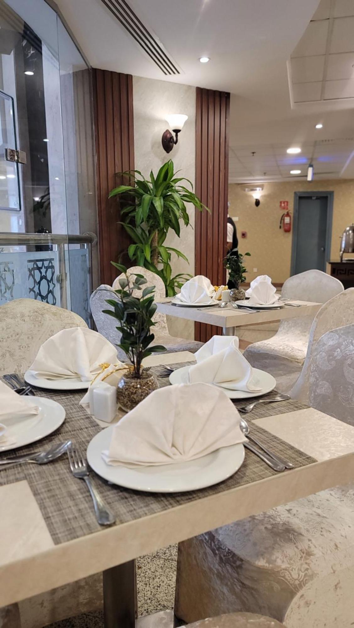 Qasr Al Ansar Golden Tulip Hotel Medina Esterno foto