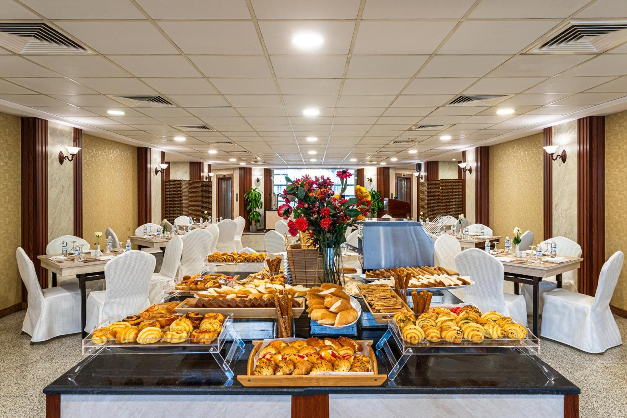Qasr Al Ansar Golden Tulip Hotel Medina Esterno foto